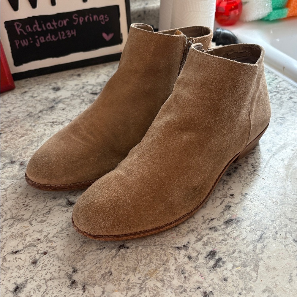 Gianni bini Tan Suede Ankle Boots